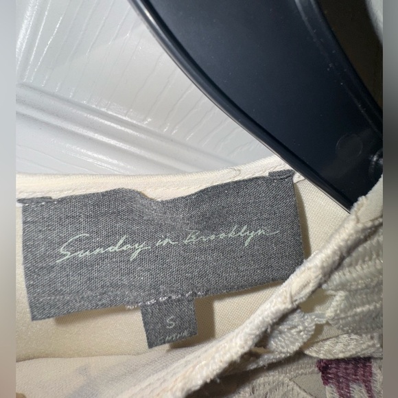 Anthropologie Sunday In Brooklyn Floral Cream Blouse with HalfBack Zipper Size S - Picture 2 of 6